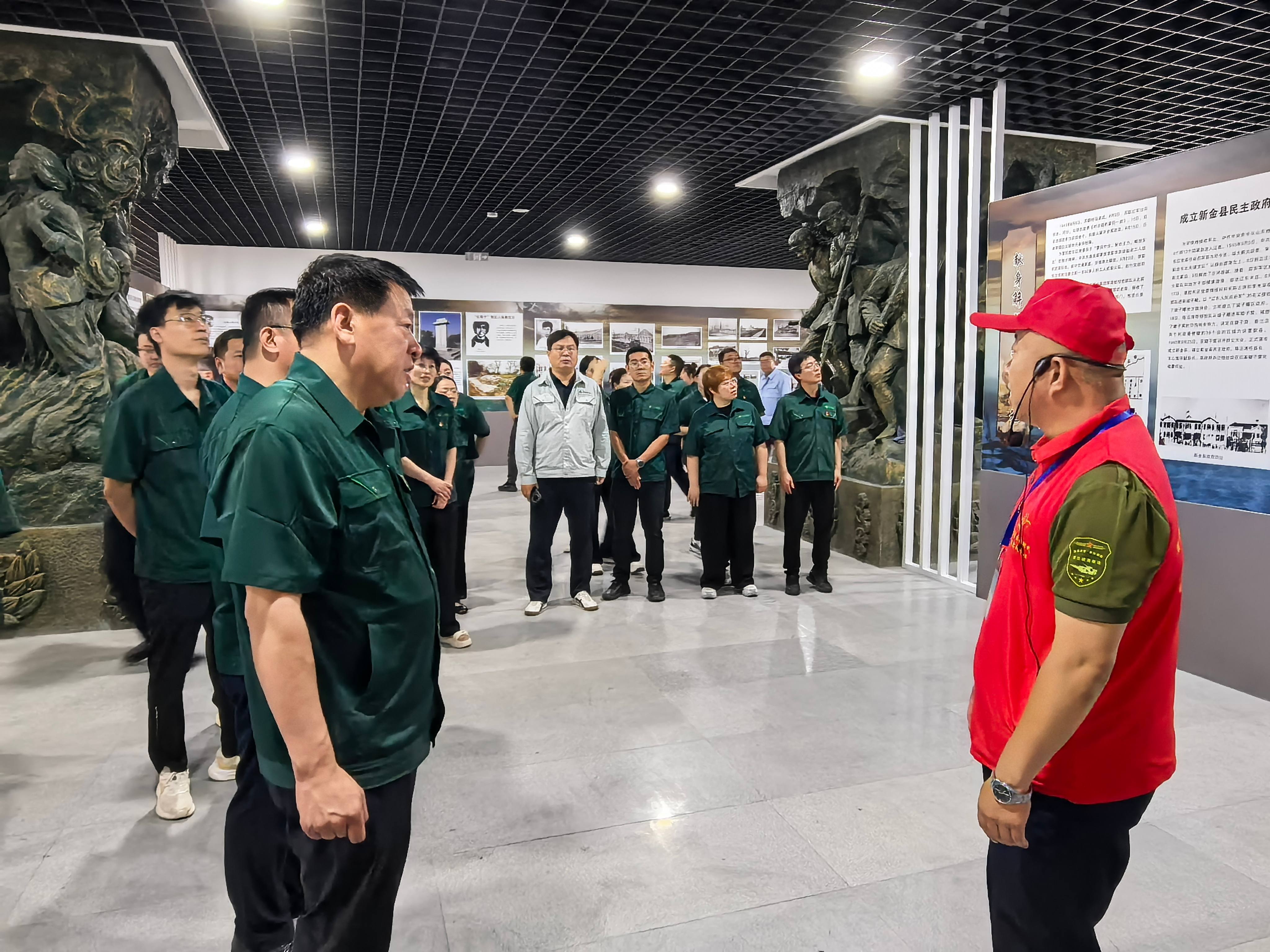 缅先烈忆峥嵘岁月 铭党恩启奋进新程? | 东升国际官网集团党总支迎七一主题党日活动(图5)