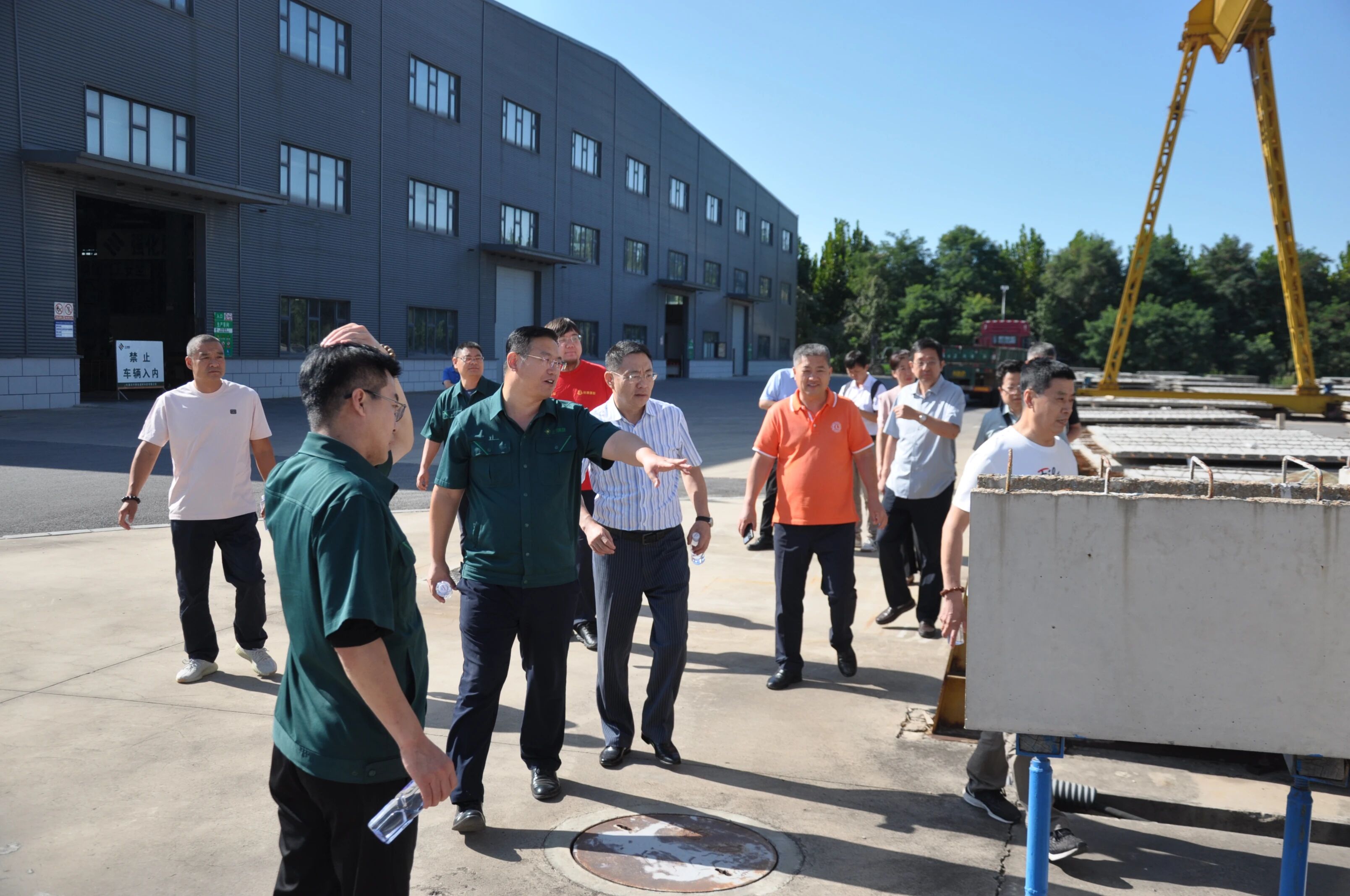 资源融合，深刻合作——大连市构筑装璜行业协会组织部门会员参观走访大连东升国际官网建设集团(图6)