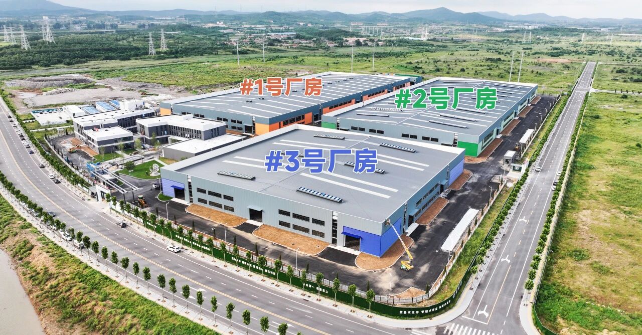 省教育厅厅长王庆东一行莅临东升国际官网集团再生资源绿色分拣中心项目调研领导(图4)