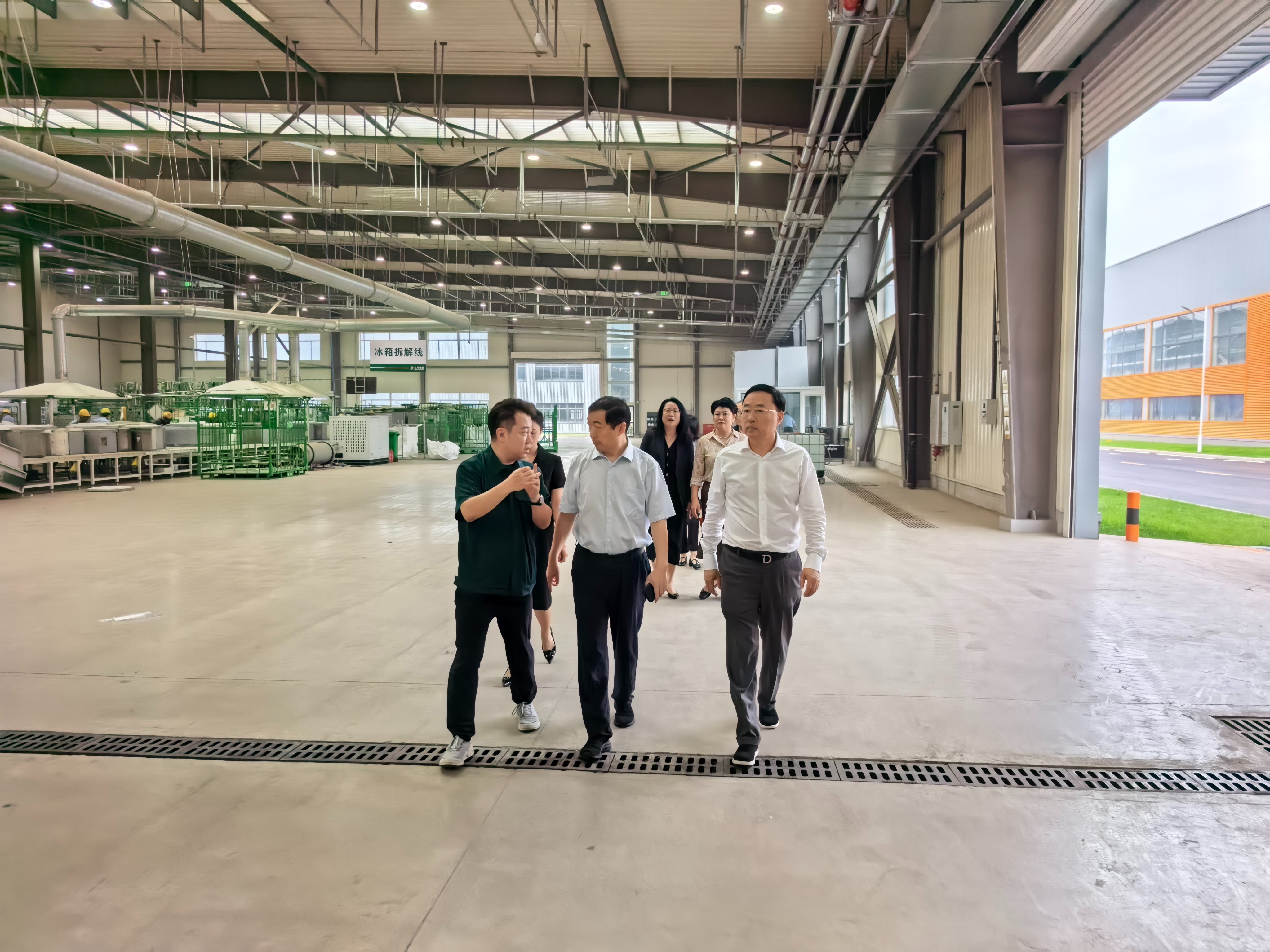 银企携手聚力 赋能循环新发展 ——交通银行大连分行辅导一行莅临东升国际官网集团参观互换(图3) 银企携手聚力 赋能循环新发展 ——交通银行大连分行辅导一行莅临东升国际官网集团参观互换(图3)