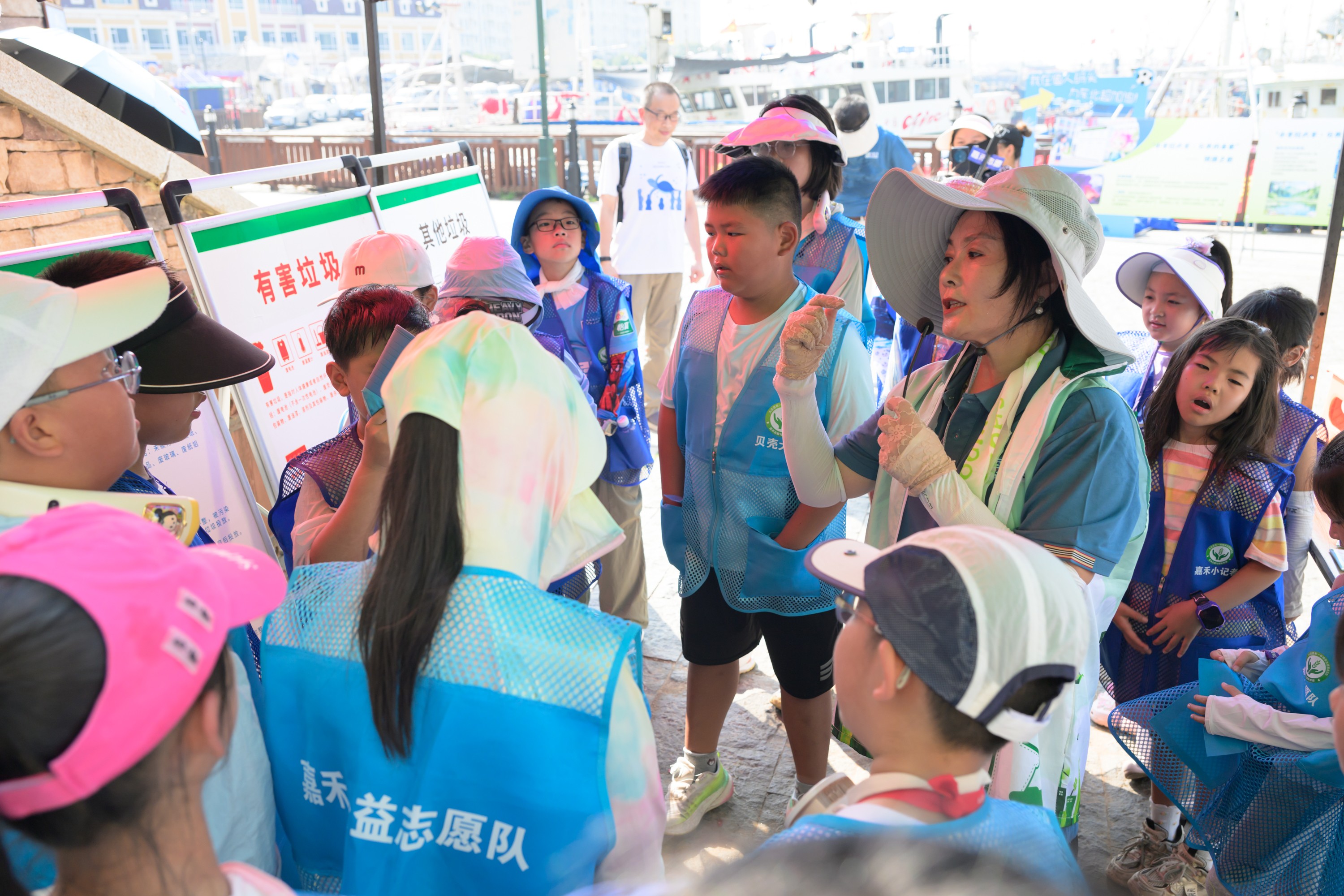 公益丨“幼手拉大手 分类向将来” 东升国际官网集团环保教育试点暑期公益实际圆满闭幕(图2) 公益丨“幼手拉大手 分类向将来” 东升国际官网集团环保教育试点暑期公益实际圆满闭幕(图2)